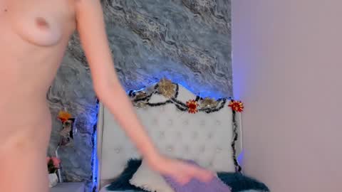 Snapshot of camillen_pettid chatting on 5, 1, 2025 C A M I L L E N Help me get to the top online show from 5, 1, 2025