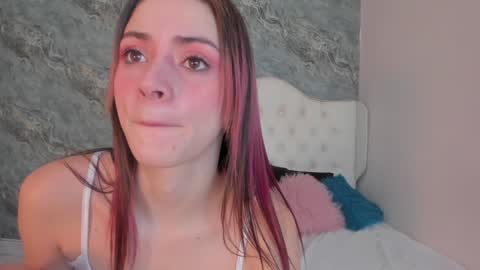 Snapshot of camillen_pettid chatting on 18, 1, 2025 C A M I L L E N Help me get to the top online show from 18, 1, 2025