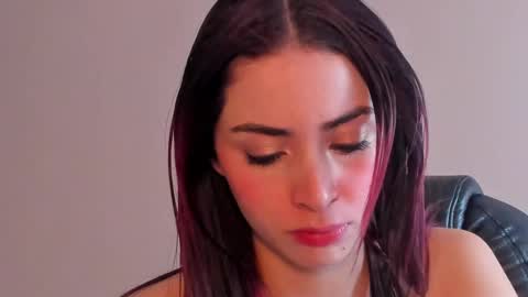 Snapshot of camillen_pettid chatting on 8, 2, 2025 C A M I L L E N Help me get to the top online show from 8, 2, 2025