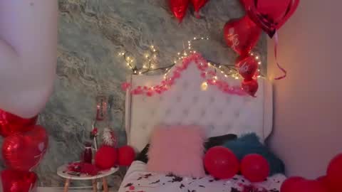 Snapshot of camillen_pettid chatting on 14, 2, 2025 C A M I L L E N Help me get to the top online show from 14, 2, 2025