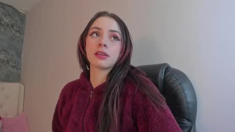 Snapshot of camillen_pettid chatting on 28, 2, 2025 C A M I L L E N Help me get to the top online show from 28, 2, 2025