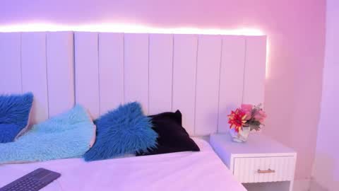 Snapshot of camillen_pettid chatting on 26, 10, 2025 C A M I L L E N Help me get to the top online show from 26, 10, 2025