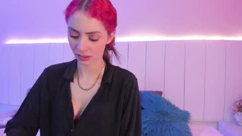 Snapshot of camillen_pettid chatting on 13, 11, 2025 C A M I L L E N Help me get to the top online show from 13, 11, 2025