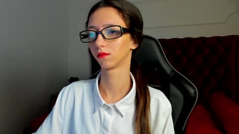 Snapshot of camillewhite chatting on 25, 3, 2026 camillewhite online show from 25, 3, 2026
