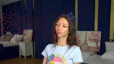 Snapshot of camillewhite chatting on 27, 3, 2026 camillewhite online show from 27, 3, 2026