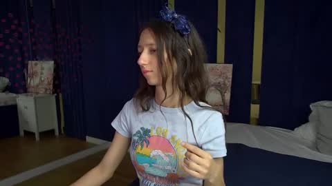Snapshot of camillewhite chatting on 27, 3, 2026 camillewhite online show from 27, 3, 2026