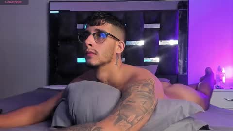   INDEPENDENT MODEL online show from 11, 3, 2025