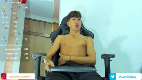 Snapshot of camilobass_ chatting on 31, 12, 2024 Camilo Bass online show from 31, 12, 2024
