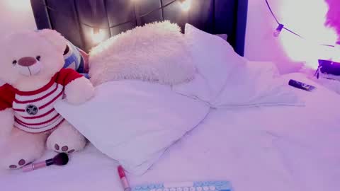 Snapshot of camilodoumit chatting on 17, 2, 2025 CamiloDoumit online show from 17, 2, 2025