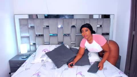 Snapshot of cammiila chatting on 6, 2, 2025 Camila online show from 6, 2, 2025