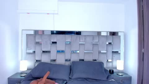 Snapshot of cammiila chatting on 19, 10, 2025 Camila online show from 19, 10, 2025