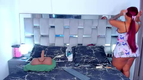 Snapshot of cammiila chatting on 30, 11, 2025 Camila online show from 30, 11, 2025