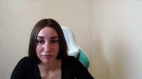 Snapshot of cammila_horn chatting on 24, 10, 2025 cammila horn online show from 24, 10, 2025