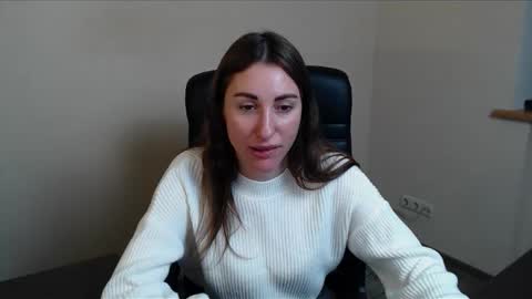 Snapshot of cammila_horn chatting on 29, 11, 2025 cammila horn online show from 29, 11, 2025