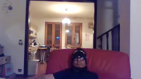 Snapshot of camomilla72 chatting on 3, 3, 2025 Cristian online show from 3, 3, 2025