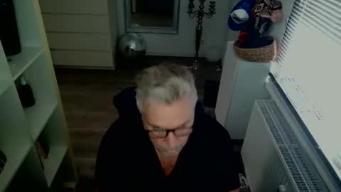 camunication online show from 1, 10, 2025