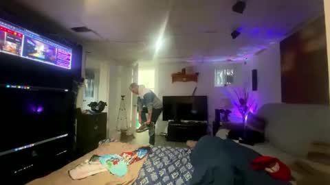 Snapshot of canadaguuy78 chatting on 2, 4, 2026 CanadaGuy1978 online show from 2, 4, 2026