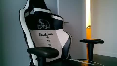 Snapshot of canadianstud18 chatting on 2, 6, 2026 Devon online show from 2, 6, 2026