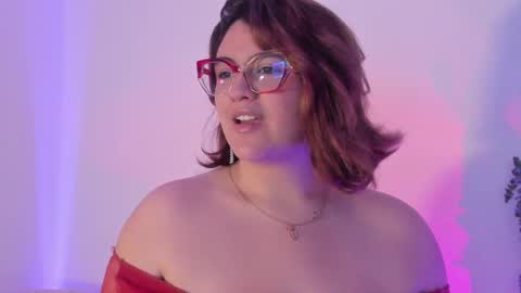 Snapshot of candelariia_ chatting on 7, 3, 2025 candelariia_ online show from 7, 3, 2025