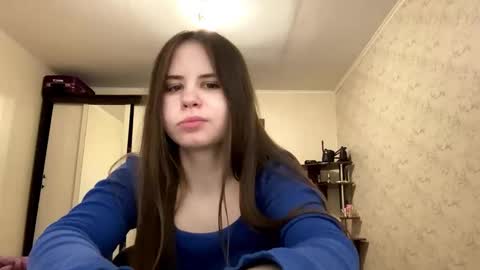 Snapshot of candisbartolone chatting on 25, 11, 2025 Isabella online show from 25, 11, 2025