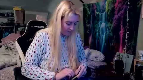 Candi online show from 8, 5, 2026