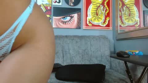 Snapshot of candy_biitch chatting on 24, 9, 2025 Candy biitch online show from 24, 9, 2025