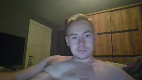 Snapshot of candy_boy_xoxo chatting on 19, 11, 2025 candy_boy_xoxo online show from 19, 11, 2025