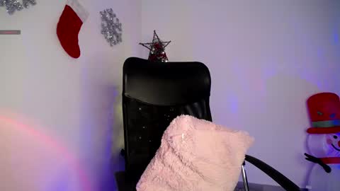 Snapshot of candy_canee chatting on 19, 12, 2024   online show from 19, 12, 2024