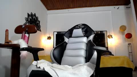 Snapshot of candy_hairy chatting on 16, 1, 2025 candy online show from 16, 1, 2025