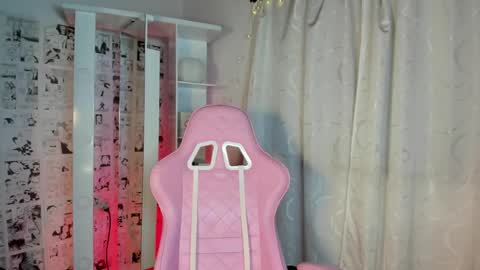 Snapshot of candy_hes chatting on 11, 12, 2024 Nickol online show from 11, 12, 2024