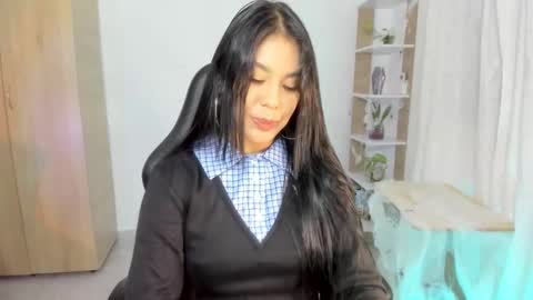 Snapshot of candy_hes chatting on 30, 10, 2025 Nickol online show from 30, 10, 2025