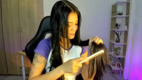 Snapshot of candy_hes chatting on 13, 11, 2025 Nickol online show from 13, 11, 2025