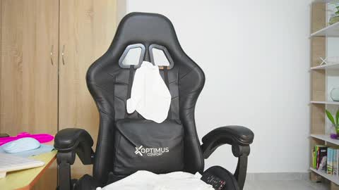 Nickol online show from 9, 4, 2026