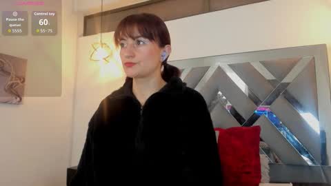 Candy hot online show from 12, 11, 2025