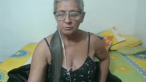 Snapshot of candy_mature_ chatting on 2, 2, 2025 candy online show from 2, 2, 2025