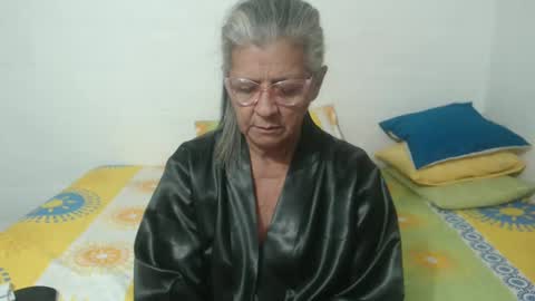 Snapshot of candy_mature_ chatting on 2, 2, 2025 candy online show from 2, 2, 2025