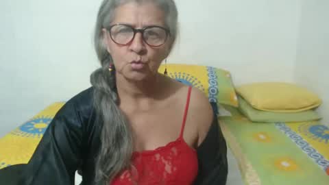 Snapshot of candy_mature_ chatting on 5, 2, 2025 candy online show from 5, 2, 2025