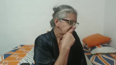 Snapshot of candy_mature_ chatting on 15, 2, 2025 candy online show from 15, 2, 2025