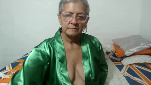 Snapshot of candy_mature_ chatting on 17, 2, 2025 candy online show from 17, 2, 2025