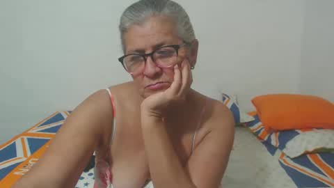 Snapshot of candy_mature_ chatting on 18, 2, 2025 candy online show from 18, 2, 2025
