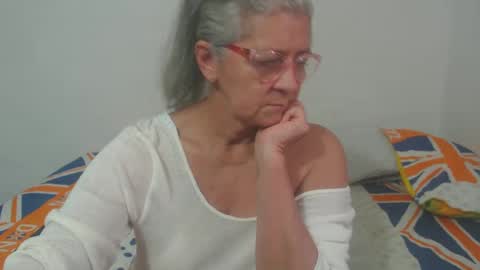 Snapshot of candy_mature_ chatting on 24, 2, 2025 candy online show from 24, 2, 2025
