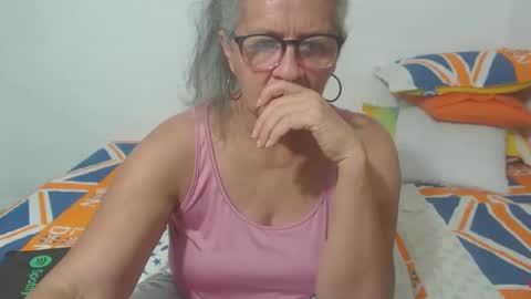 Snapshot of candy_mature_ chatting on 3, 3, 2025 candy online show from 3, 3, 2025