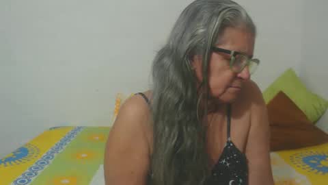 Snapshot of candy_mature_ chatting on 4, 3, 2025 candy online show from 4, 3, 2025