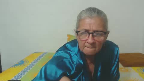 Snapshot of candy_mature_ chatting on 8, 3, 2025 candy online show from 8, 3, 2025