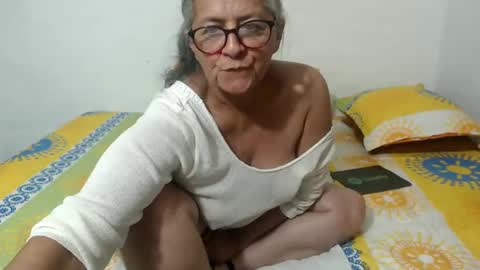 Snapshot of candy_mature_ chatting on 9, 3, 2025 candy online show from 9, 3, 2025