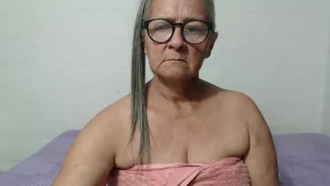 Snapshot of candy_mature_ chatting on 22, 9, 2025 candy online show from 22, 9, 2025