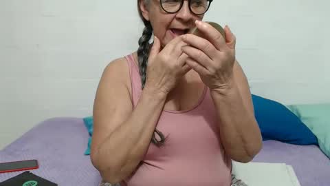 Snapshot of candy_mature_ chatting on 3, 10, 2025 candy online show from 3, 10, 2025