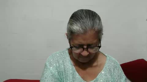 Snapshot of candy_mature_ chatting on 12, 10, 2025 candy online show from 12, 10, 2025