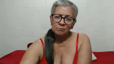 Snapshot of candy_mature_ chatting on 17, 10, 2025 candy online show from 17, 10, 2025