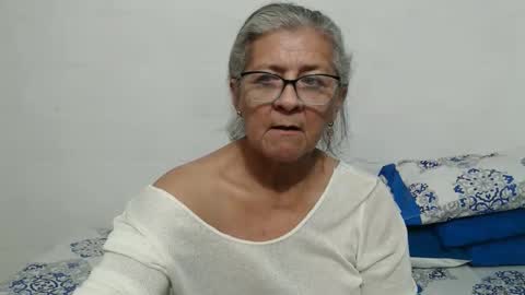 Snapshot of candy_mature_ chatting on 16, 11, 2025 candy online show from 16, 11, 2025